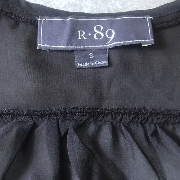 silk ruffles top in brown and peach Small - Picture 7 of 9